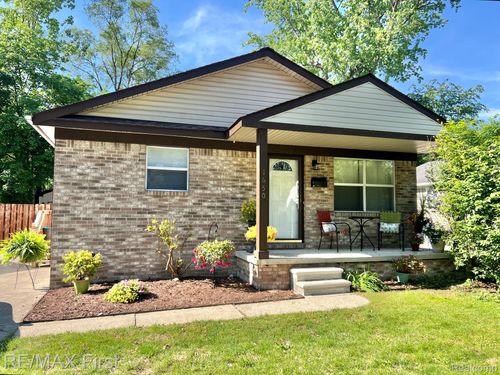 1650 Woodward Hts, Ferndale, MI, 48220-1567 | Card Image