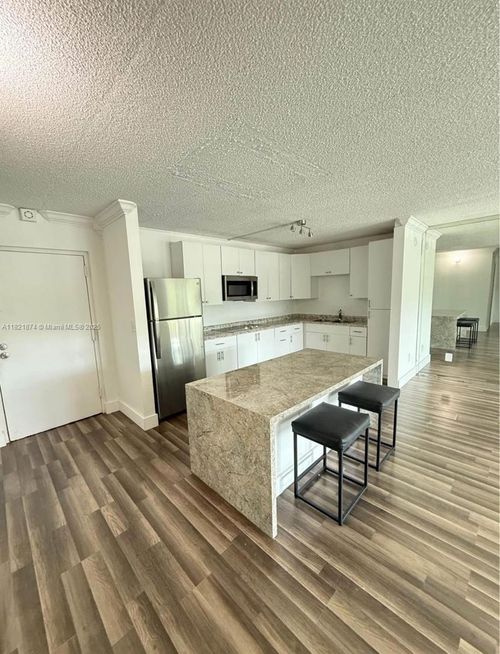 c3r-14840 Naranja Lakes Blvd, Homestead, FL, 33032-8335 | Card Image