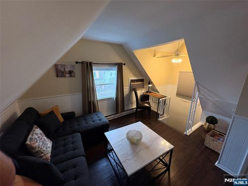 apt-3rd-133 Paterson Ave, Wallington, NJ, 07057-1253 | Card Image