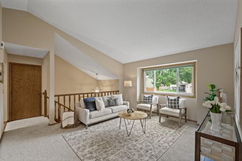 5933 Birchwood St, Shoreview, MN, 55126-8423 | Card Image