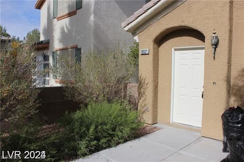 10021 Via Toro Ave, Las Vegas, NV, 89117-7509 | Card Image