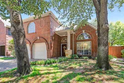 9352 Riverwalk Ln, Irving, TX, 75063-4775 | Card Image