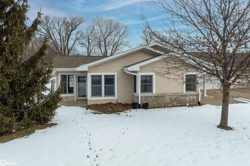 903 Cedarview Dr, Vinton, IA, 52349-2273 | Card Image