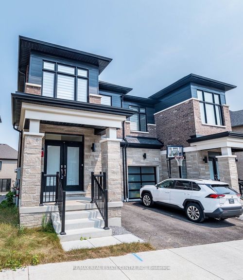 2921 Nakina St, Pickering, ON, L1X0P7 | Card Image