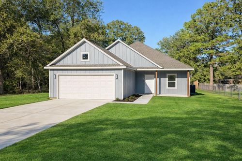 387 Autumn Ln, Livingston, TX, 77351-0913 | Card Image