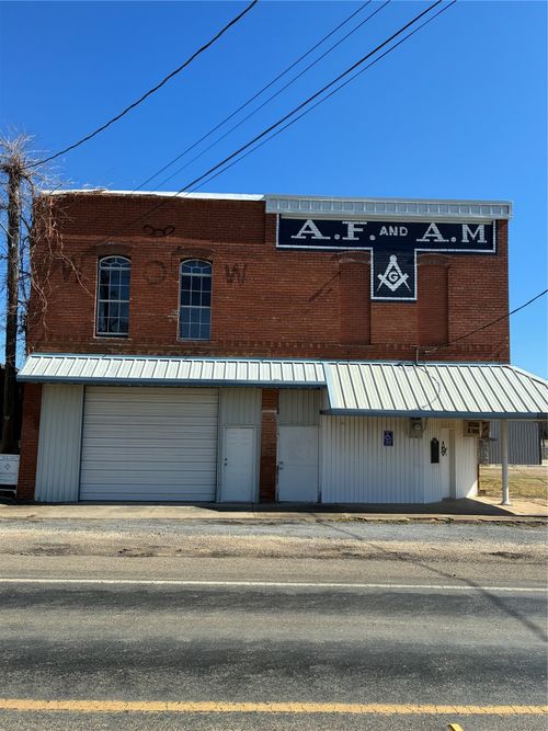 204 N Main St, Ector, TX, 75439-2014 | Card Image