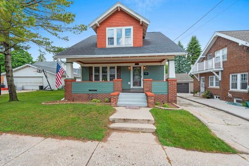 1212 Madison Street, Manitowoc, WI, 54220 | Card Image