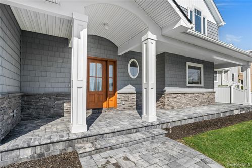 72 Grandview Dr, Shirley, NY, 11967-4206 | Card Image