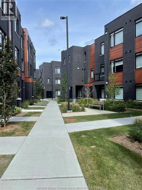 62-370B Red Maple Road, Richmond Hill, ON, L4C6P5 | Card Image