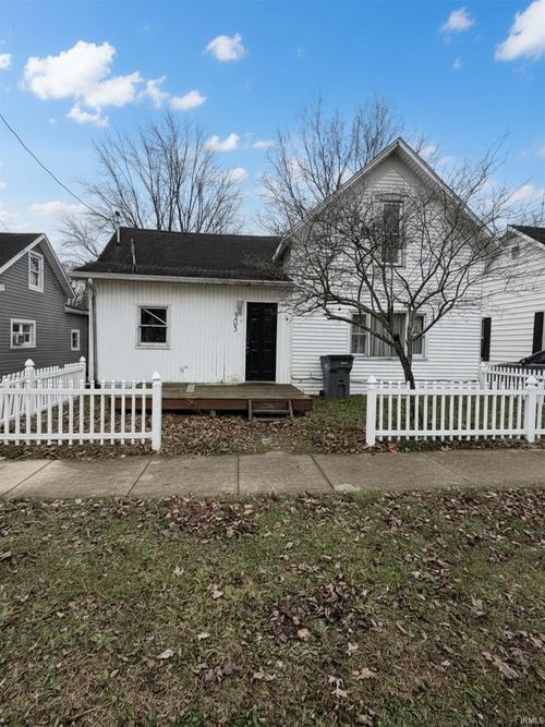 305 W Section St, Claypool, IN, 46510-9759 | Card Image