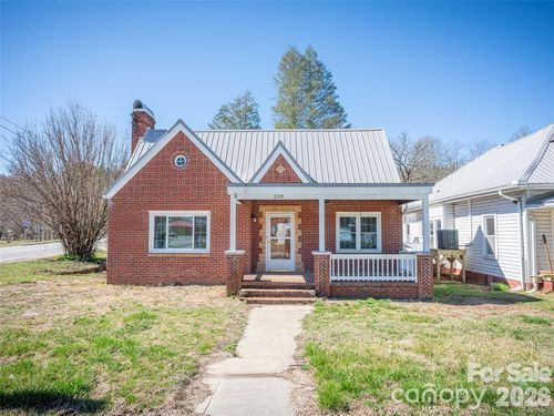 228 Main St, Rosman, NC, 28772-9769 | Card Image