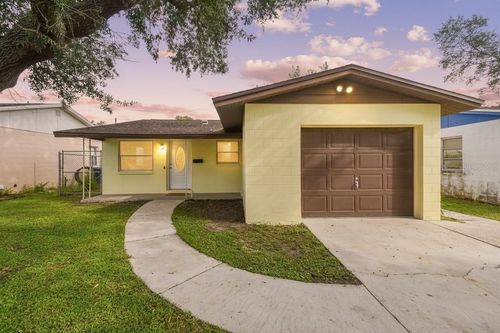 231 93rd Ave N, St Petersburg, FL, 33702-2643 | Card Image