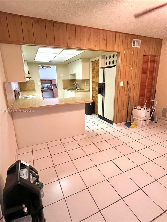857 W 79 Th Pl, House other with 3 bedrooms, 3 bathrooms and null parking in Hialeah FL | Image 37