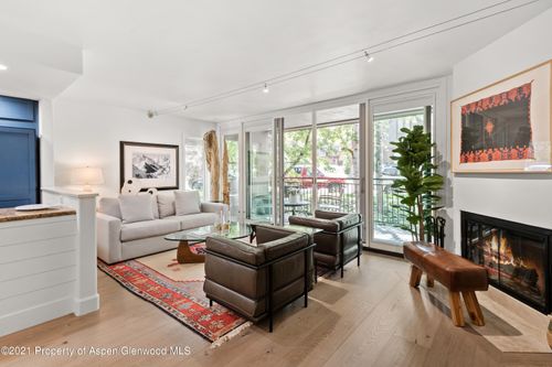 a4-800 E Hopkins Ave, Aspen, CO, 81611-2065 | Card Image