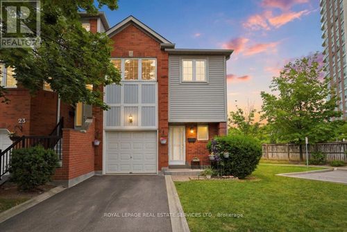 24-4605 Donegal Dr, Mississauga, ON, L5M4X7 | Card Image