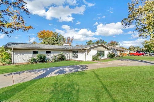 1919 18th St, Woodward, OK, 73801-5412 | Card Image