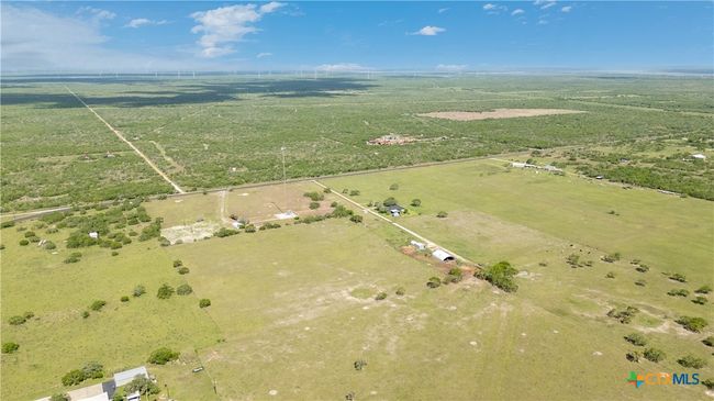 571 Fm 1360, Home with 3 bedrooms, 2 bathrooms and null parking in Woodsboro TX | Image 29