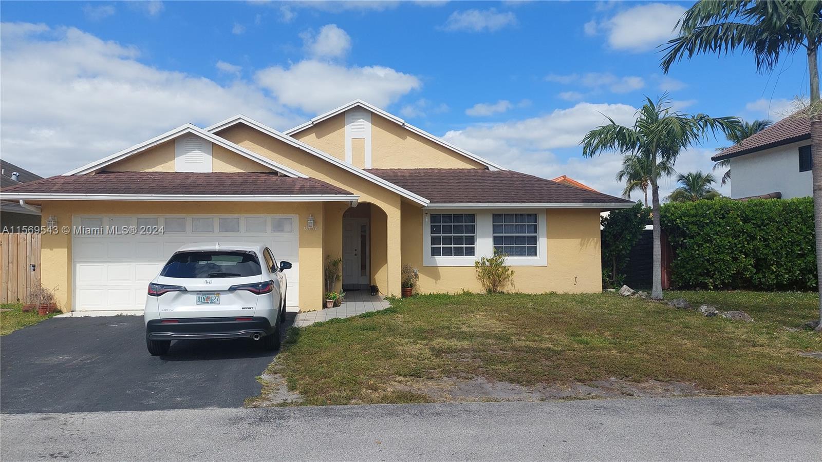 18678 Nw 77th Pl, Sold in Hialeah Zoocasa