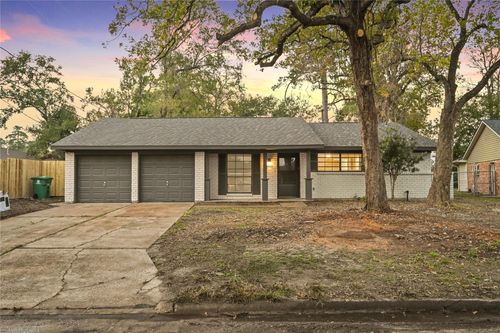 10534 Rockaway Dr, Houston, TX, 77016-3335 | Card Image