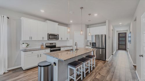 731 Myrtle Path, New Braunfels, TX, 78130-0157 | Card Image