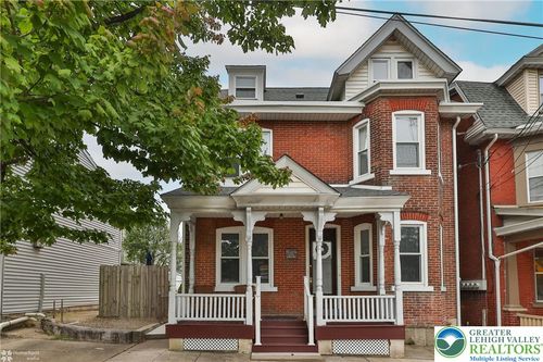 611 Center St, BETHLEHEM, PA, 18018-4001 | Card Image
