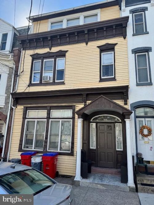 38 N 4th St, Hamburg, PA, 19526-1550 | Card Image