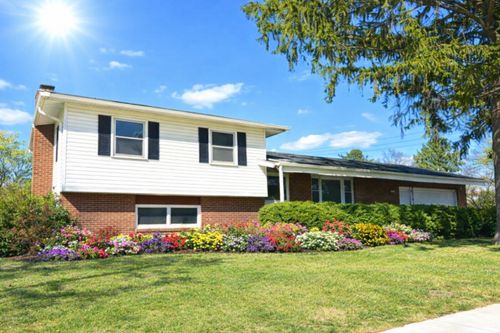 2215 5th Ave, Sterling, IL, 61081-1370 | Card Image