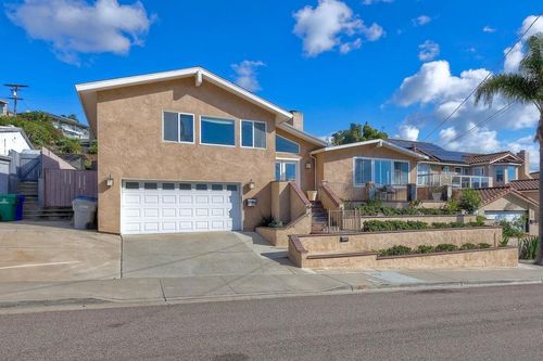 2935 Lloyd St, San Diego, CA, 92117-6029 | Card Image