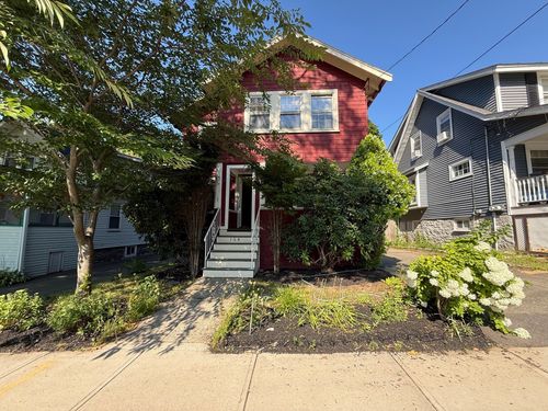 154 Pine St, Quincy, MA, 02170-1234 | Card Image