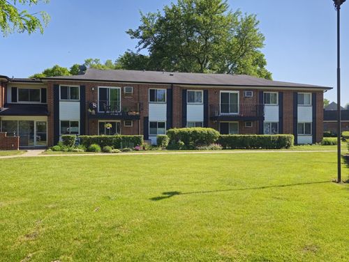 2m-2431 E Brandenberry Ct, Arlington Heights, IL, 60004-5178 | Card Image