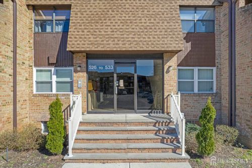 529 Sharon Garden Ct, Woodbridge, NJ, 07095-4323 | Card Image