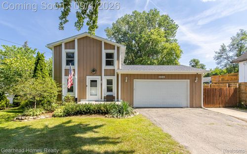 3068 Seebaldt Ave, Waterford, MI, 48329-4147 | Card Image