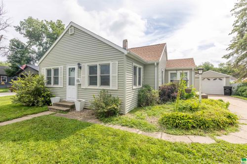 711 6th St, Onawa, IA, 51040-1211 | Card Image