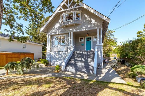 2718 Roseberry Ave, Victoria, BC, V8R3T9 | Card Image