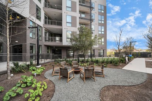 apt-545-2810 Riverby Rd, Houston, TX, 77020-2077 | Card Image