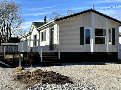 2026 136 St, House other with 3 bedrooms, 2 bathrooms and 4 parking in Blairmore AB | Image 1