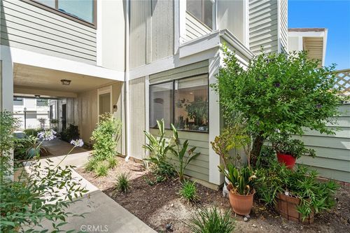 3-27074 Hidaway Ave, Canyon Country, CA, 91351-4132 | Card Image