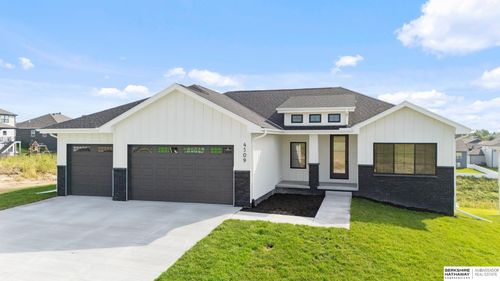 4509 N 213th Street, Elkhorn, NE, 68022 | Card Image