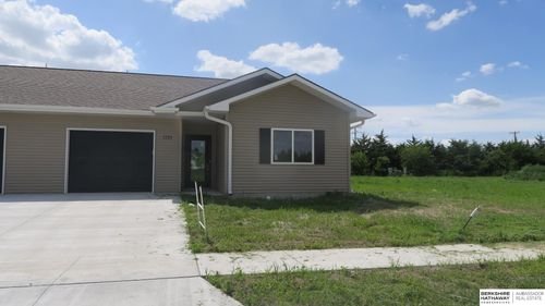 1721 Northland Dr, David City, NE, 68632-3001 | Card Image