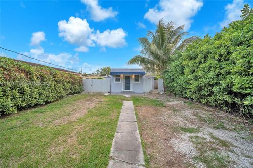 na-2372 Nw 34th St, Miami, FL, 33142-5308 | Card Image