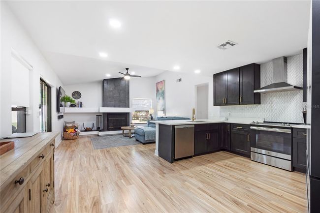 2556 Arborwood Dr, House other with 4 bedrooms, 2 bathrooms and null parking in Valrico FL | Image 9