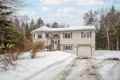 241 Monarch Dr, Beaver Bank, NS, B4E3J1 | Card Image