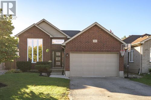 1801 Seymour Cres, London, ON, N6G5N4 | Card Image