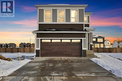 {{alt}} | Card Image