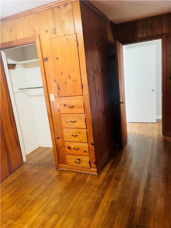 Upstairs bedroom | Image 19