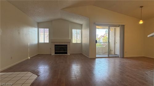 204-7900 Greycrest Ct, Las Vegas, NV, 89145-2958 | Card Image