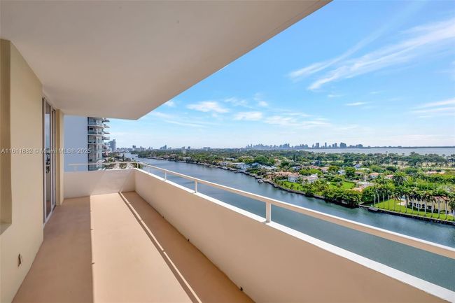 APT-16F - 5600 Collins Ave, Condo with 2 bedrooms, 2 bathrooms and null parking in Miami Beach FL | Image 20