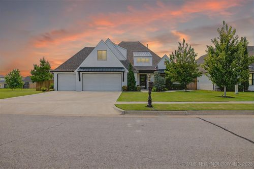 12464 S 71st East Ave, Bixby, OK, 74008-2637 | Card Image