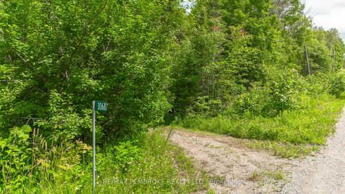 3068 Mclaughlin Rd, Pembroke, ON, K8A6W3 | Card Image