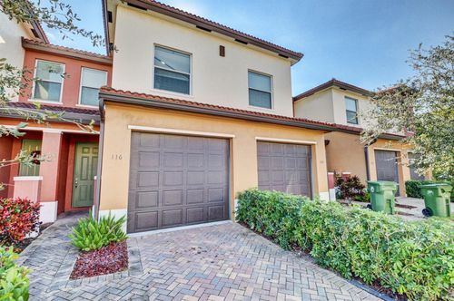 100 Hemingway Ct, Palm Springs, FL, 33461-6921 | Card Image